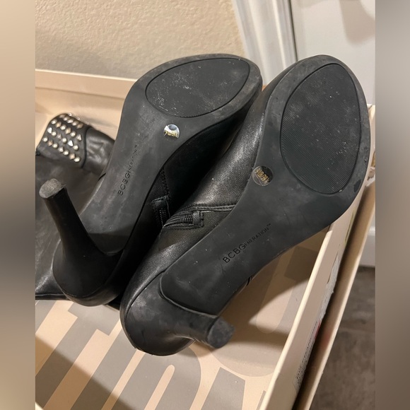 BCBGeneration Black Studded Heel Boots Size 9.5M - Picture 3 of 4